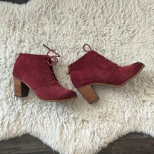 Toms Lunata red suede lace up ankle boots